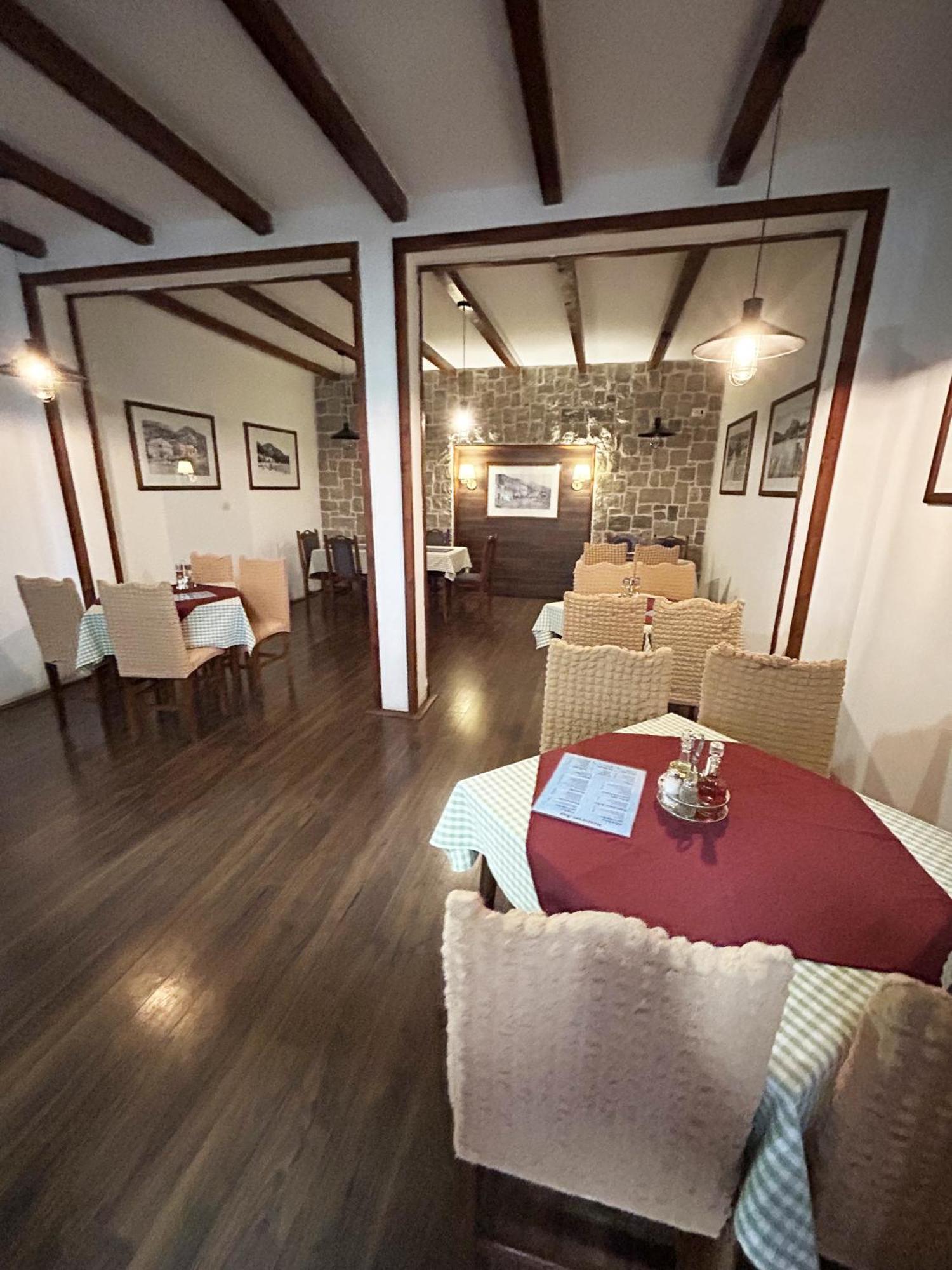 Restaurant & Apartments Jug 苏托莫雷 外观 照片