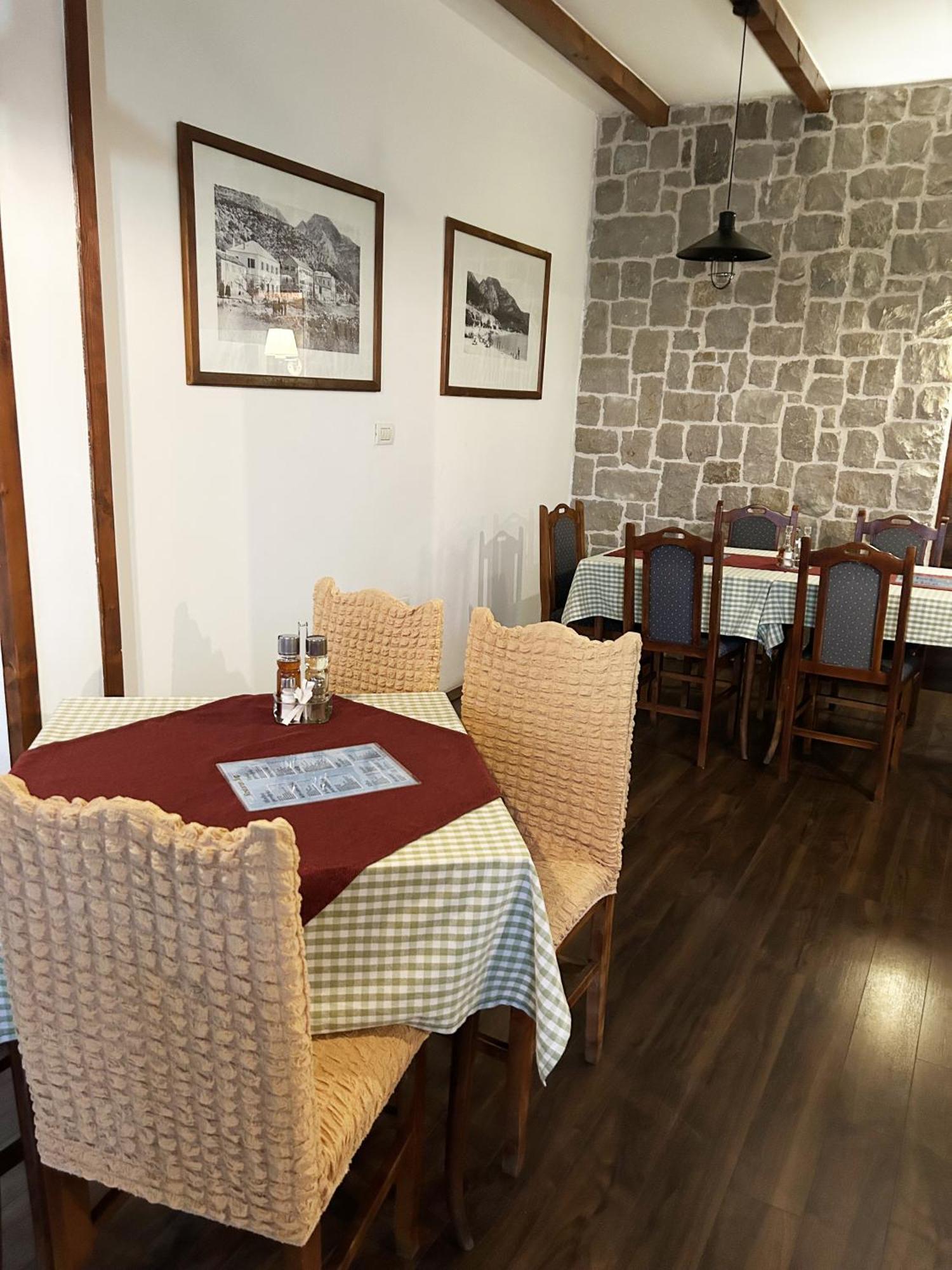 Restaurant & Apartments Jug 苏托莫雷 外观 照片